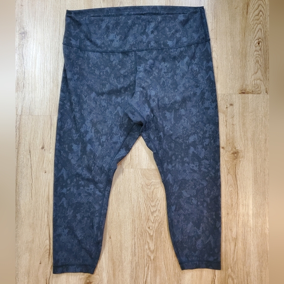 Lululemon leggings SKU842 - Picture 2 of 4